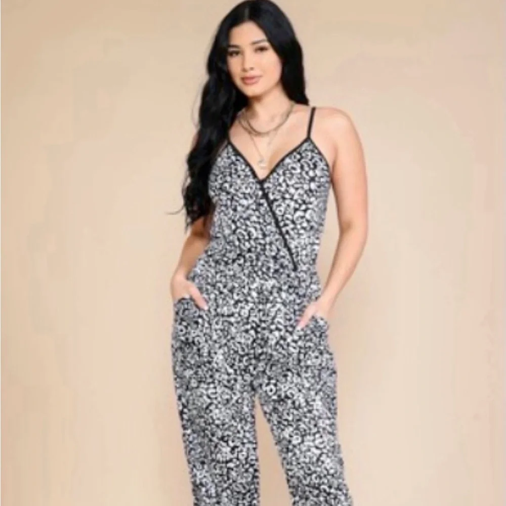 Jumpsuit - Picture 1 of 3